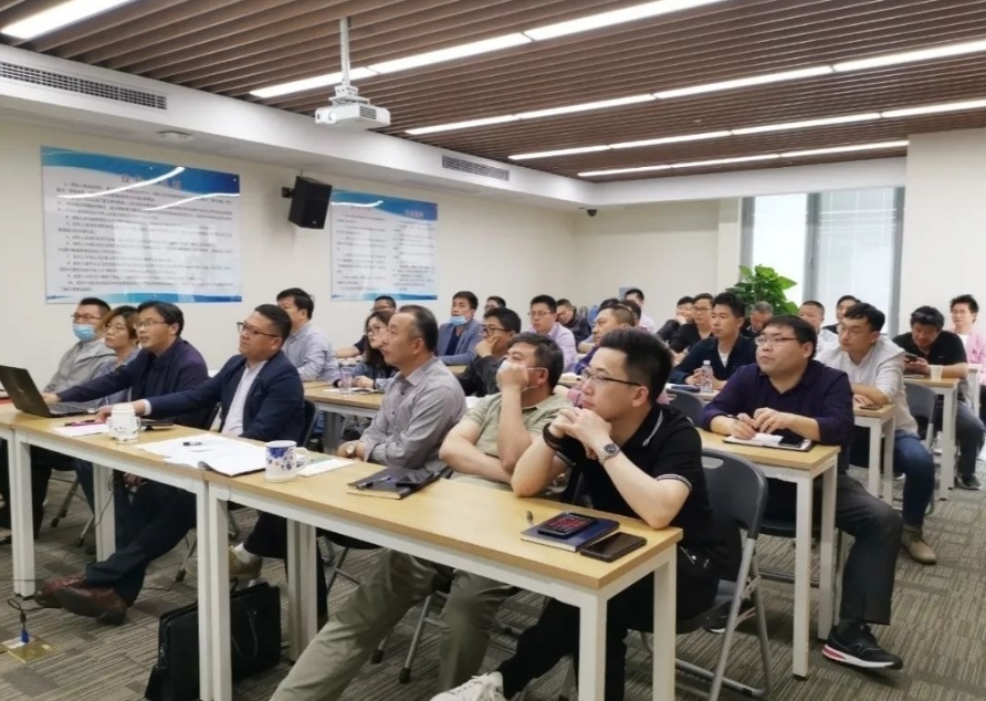 我司組織員工開展《房建和市政基礎建設項目全過程工程咨詢服務標準（征求意見稿）》學習及探討會議