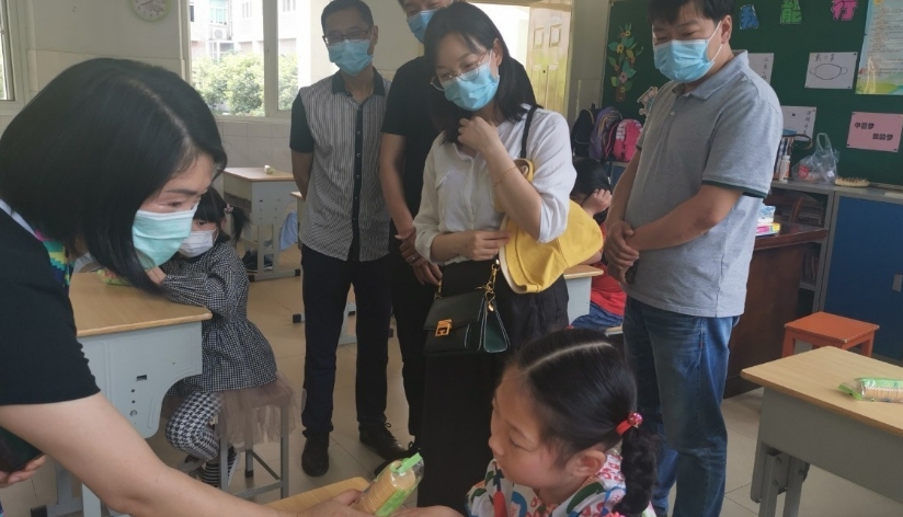 六一獻愛心——春為人走進特殊學校